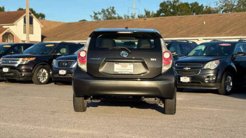 2014 Toyota Prius c Two