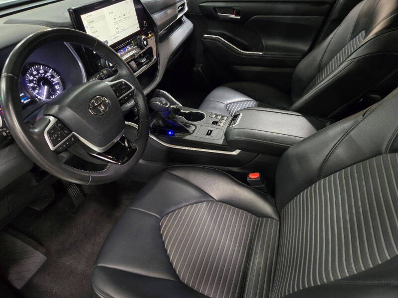 2023 Toyota Highlander XSE