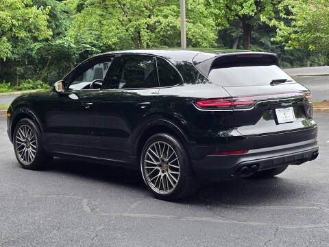 2023 Porsche Cayenne Platinum Edition