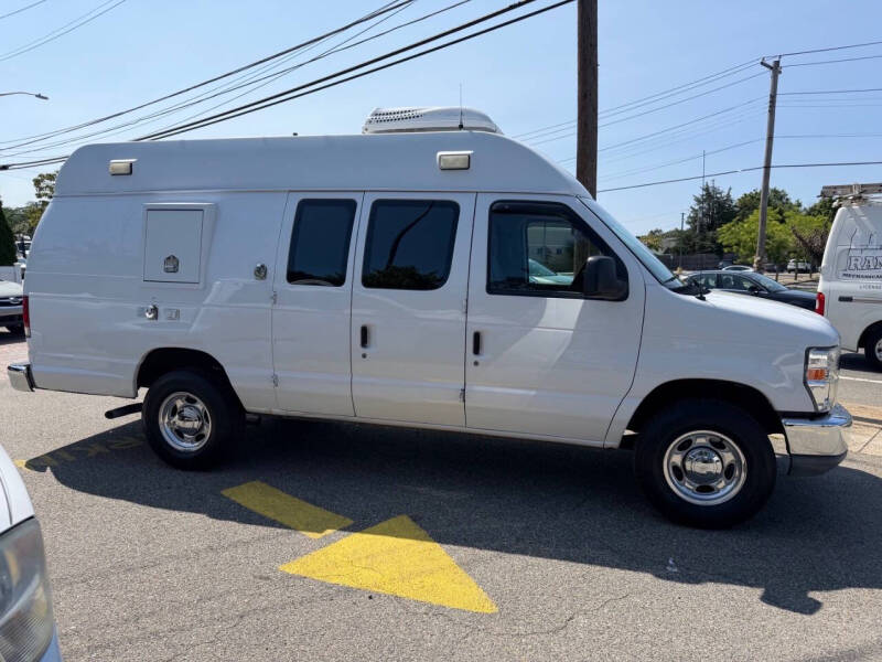 2011 Ford E-Series E-350 SD