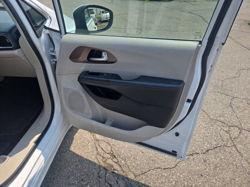 2017 Chrysler Pacifica LX