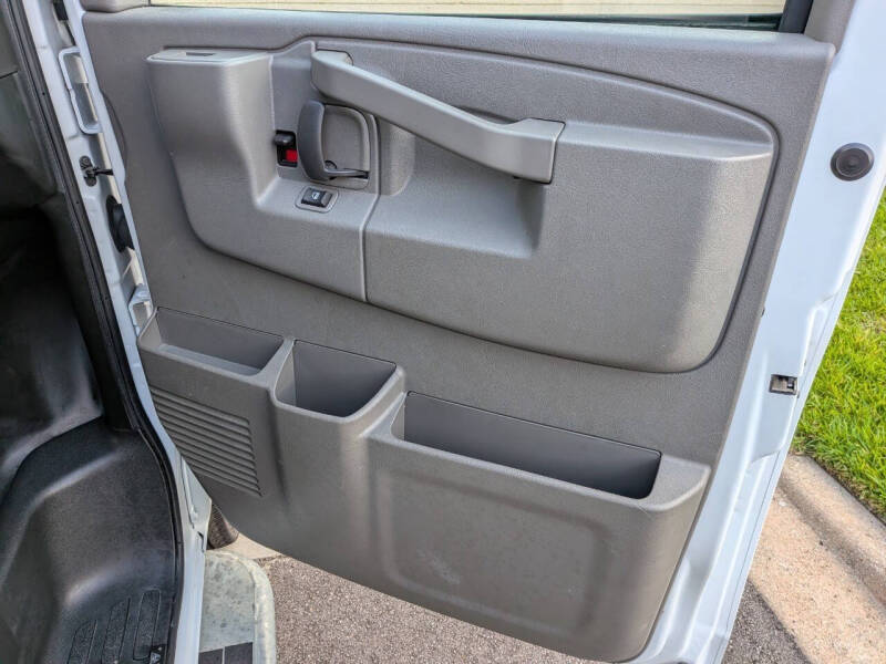 2025 Chevrolet Express 2500