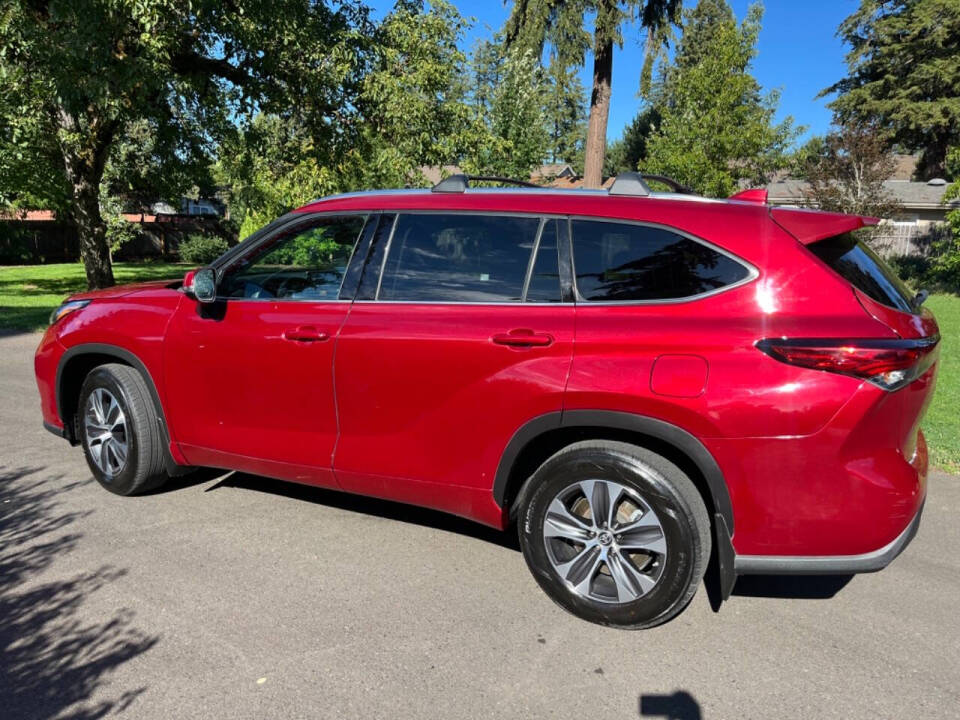 2020 Toyota Highlander for sale at E & A MOTORS in Portland, OR