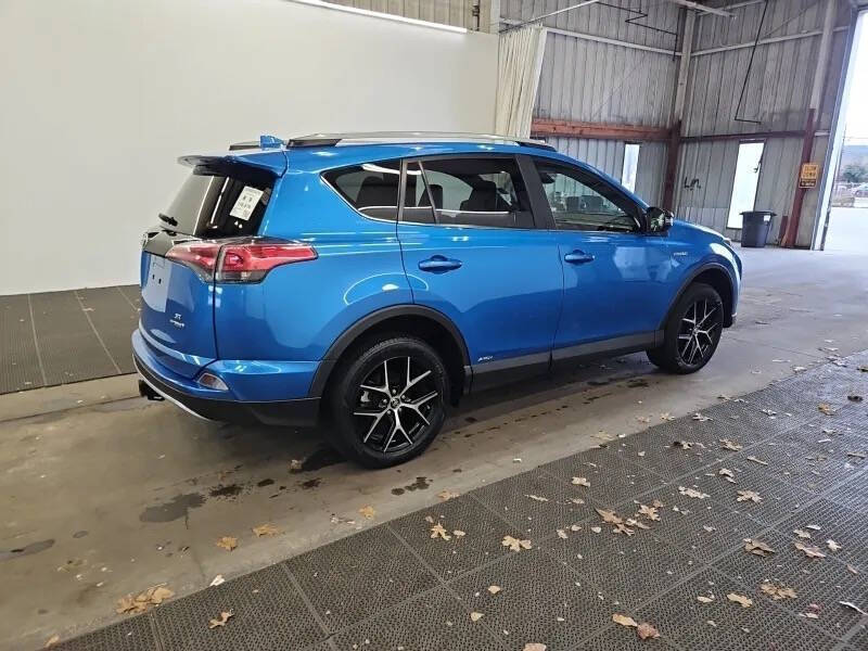 2018 Toyota RAV4 Hybrid SE