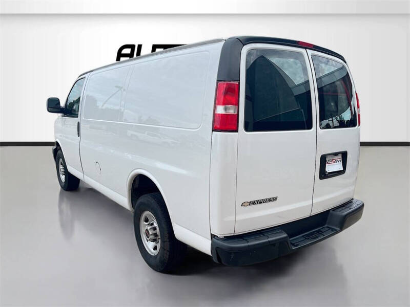 2024 GMC Savana 2500