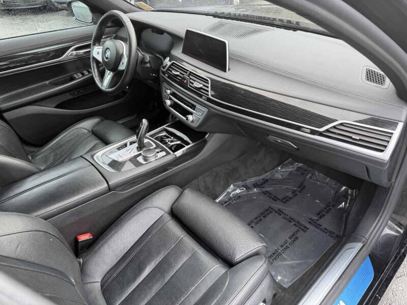 2020 BMW 7 Series 740i