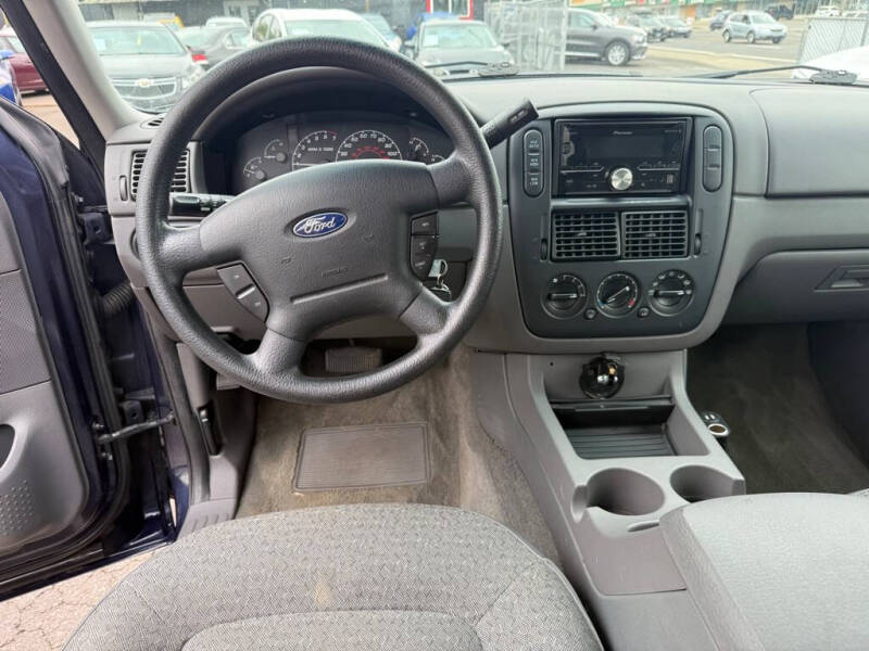 2002 Ford Explorer XLS