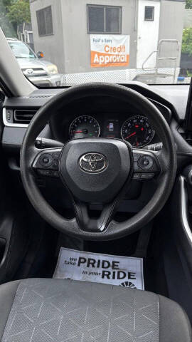 2022 Toyota RAV4 XLE