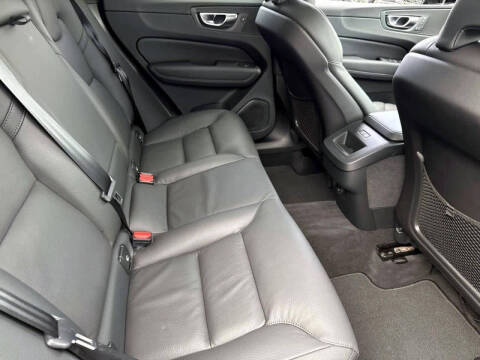 2025 Volvo XC60 B5 Plus Dark Theme