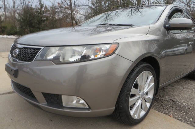 2011 Kia Forte SX photo 30