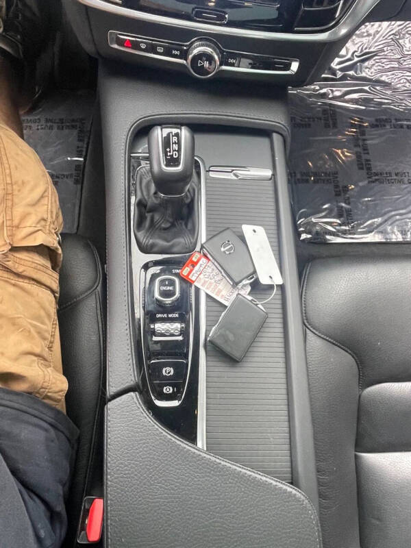 2017 Volvo S90 T5 Momentum