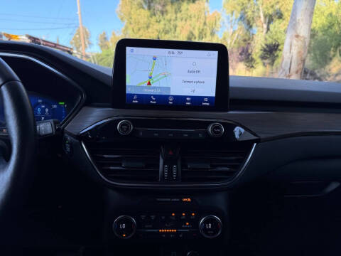 2020 Ford Escape Hybrid Titanium