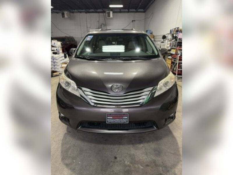 2012 Toyota Sienna Limited 7-Passenger