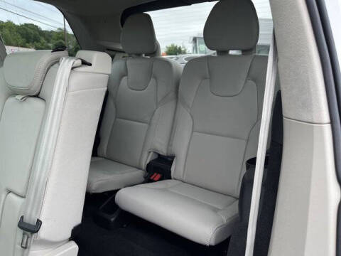 2024 Volvo XC90 Recharge T8 Ultimate Bright Theme 7P