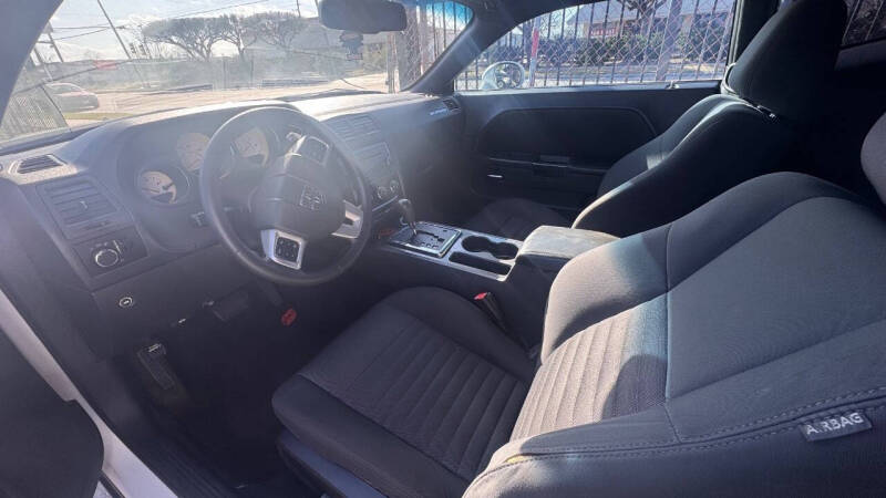2013 Dodge Challenger SXT
