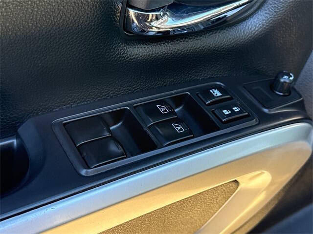 2022 Nissan Titan SV