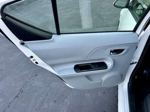 2013 Toyota Prius c Three