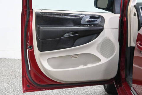 2011 Chrysler Town and Country Touring-L