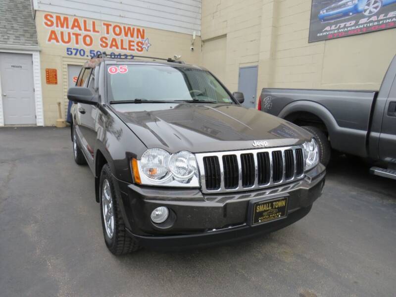 2005 Jeep Grand Cherokee for sale at Small Town Auto Sales in Hazleton PA