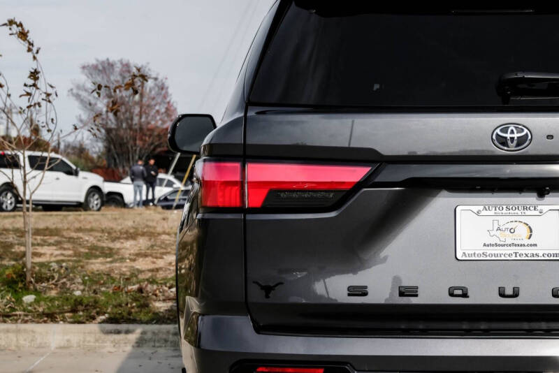 2023 Toyota Sequoia Platinum