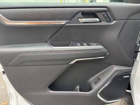 2024 GMC Acadia Elevation