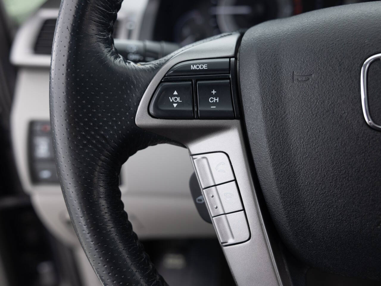 Used Car 2016 Honda Odyssey  Touring Elite 4dr Mini Van For Sale Under $12,000 In Coal City, Illinois