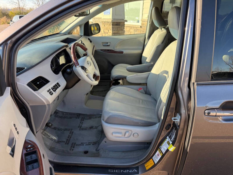 2014 Toyota Sienna Limited 7-Passenger