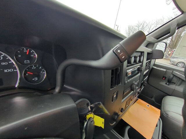 2025 Chevrolet Express 2500