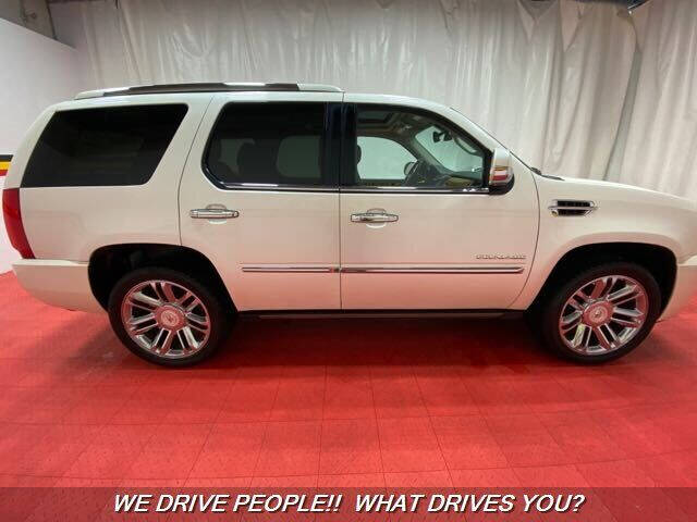 2011 Cadillac Escalade Platinum Edition