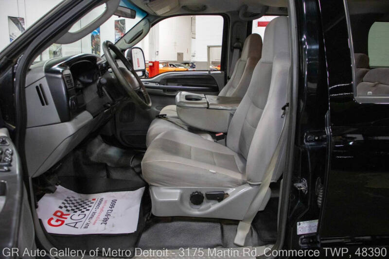 2005 Ford Excursion XLT