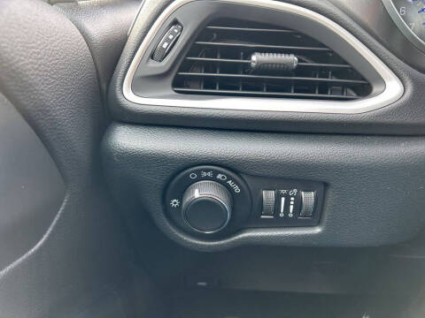 2026 Chrysler Voyager LX