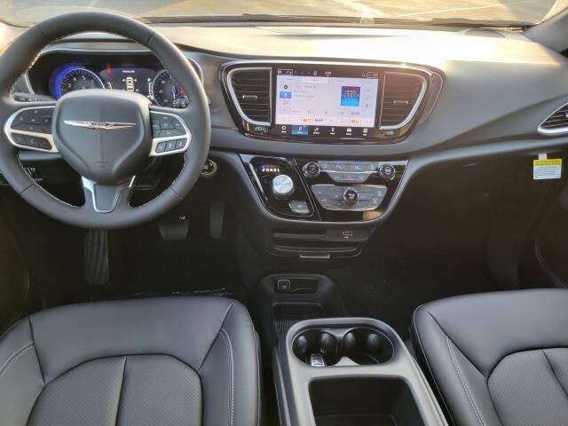 2026 Chrysler Voyager LX