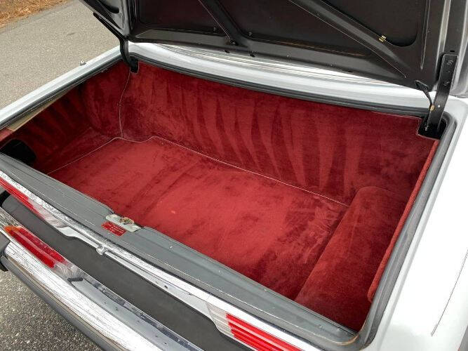 1986 Mercedes-Benz 560-Class 560 SL