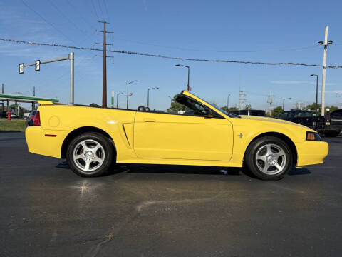 2003 Ford Mustang Deluxe