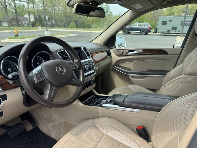 2014 Mercedes-Benz GL-Class GL 550 4MATIC