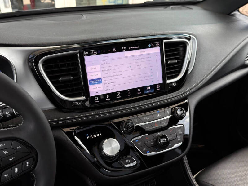 2025 Chrysler Pacifica Limited