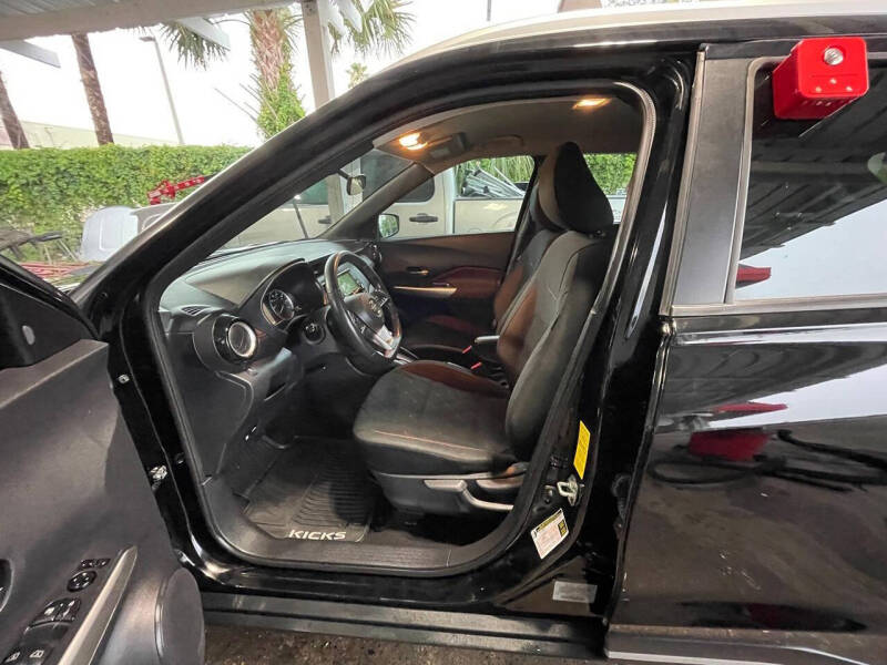 2019 Nissan Kicks SR