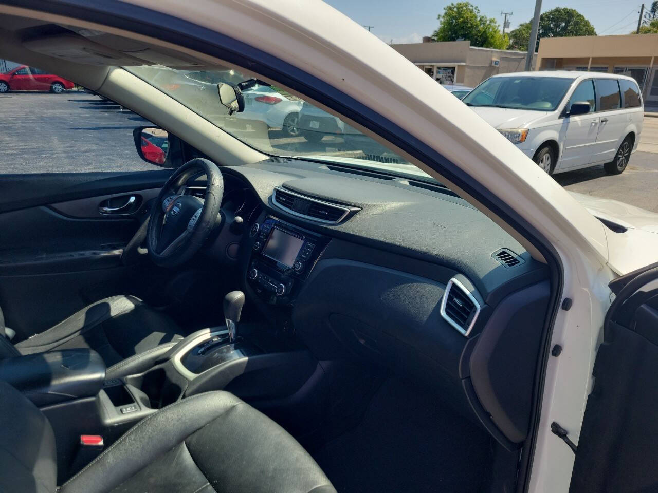 2016 Nissan Rogue - $8,995