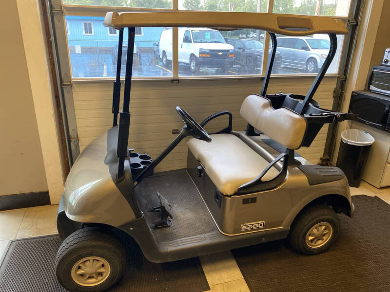 2016 E-Z-GO RXV