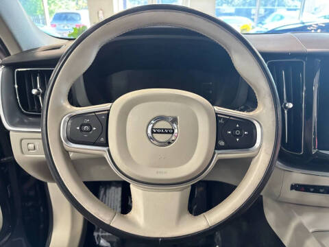 2019 Volvo XC60 T5 Momentum