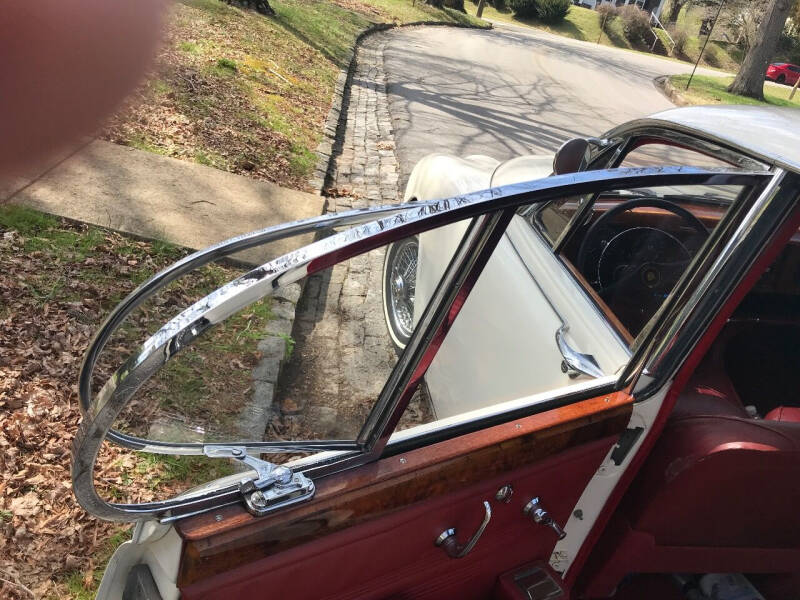 1967 Jaguar Mark II  3.8L S type