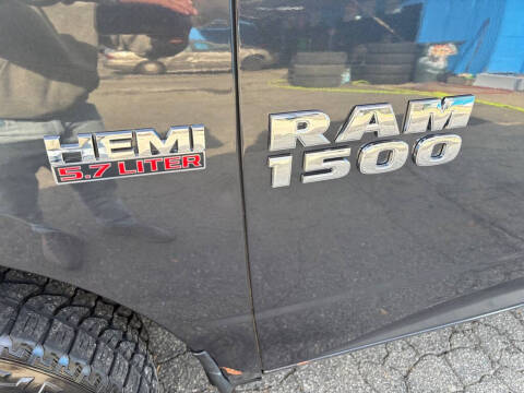 2017 RAM 1500 SLT