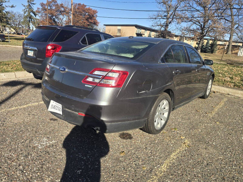 2014 Ford Taurus SE