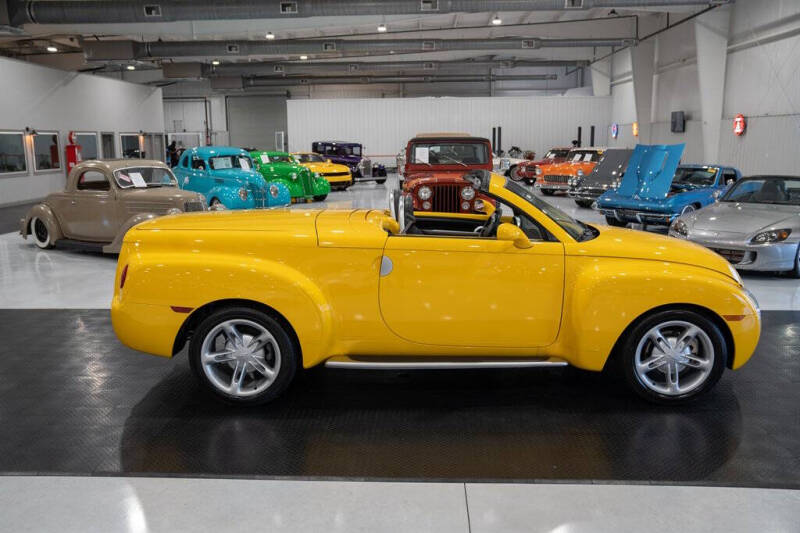 2004 Chevrolet SSR LS