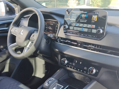 2025 Mitsubishi Outlander PHEV SEL Black Edition