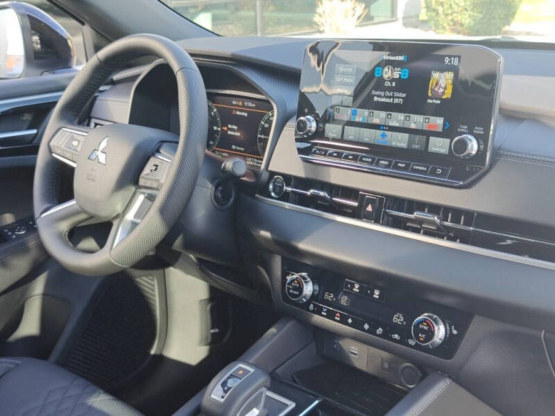 2025 Mitsubishi Outlander PHEV SEL Black Edition