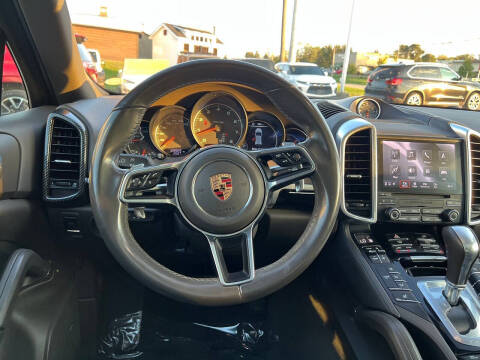 2017 Porsche Cayenne Platinum Edition