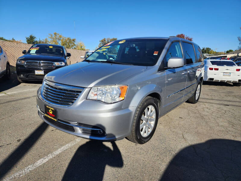 2014 Chrysler Town and Country for sale at Sac Kings Motors in Sacramento CA