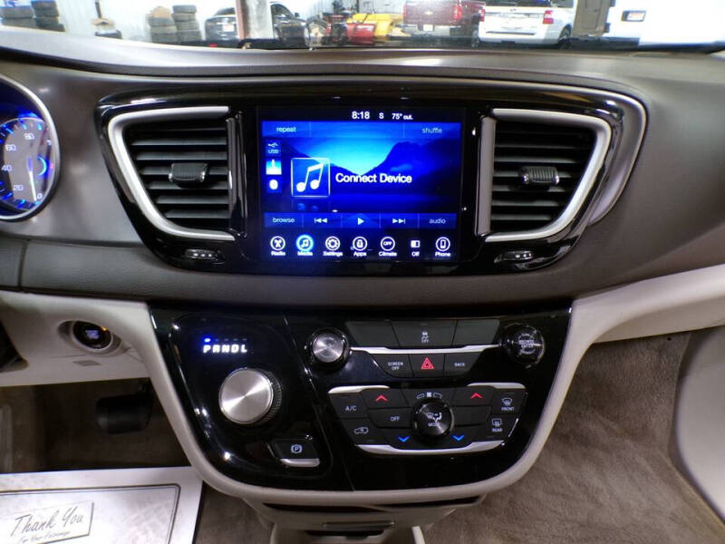 2017 Chrysler Pacifica Touring