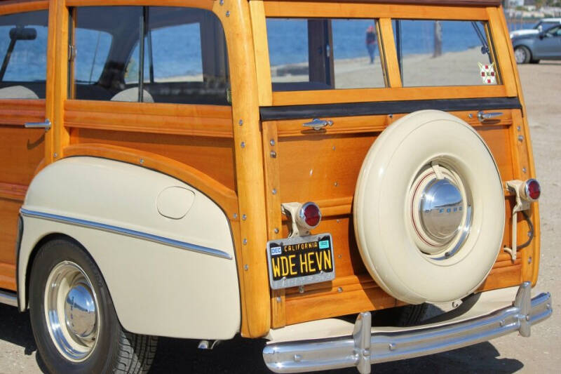 1948 Ford Super Deluxe